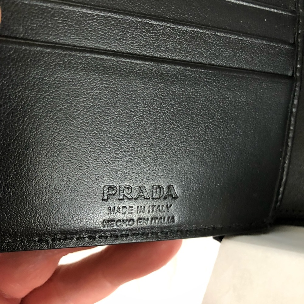 New Men’s Prada: Scaffino Leather Bifold Wallet - Picture 6 of 8